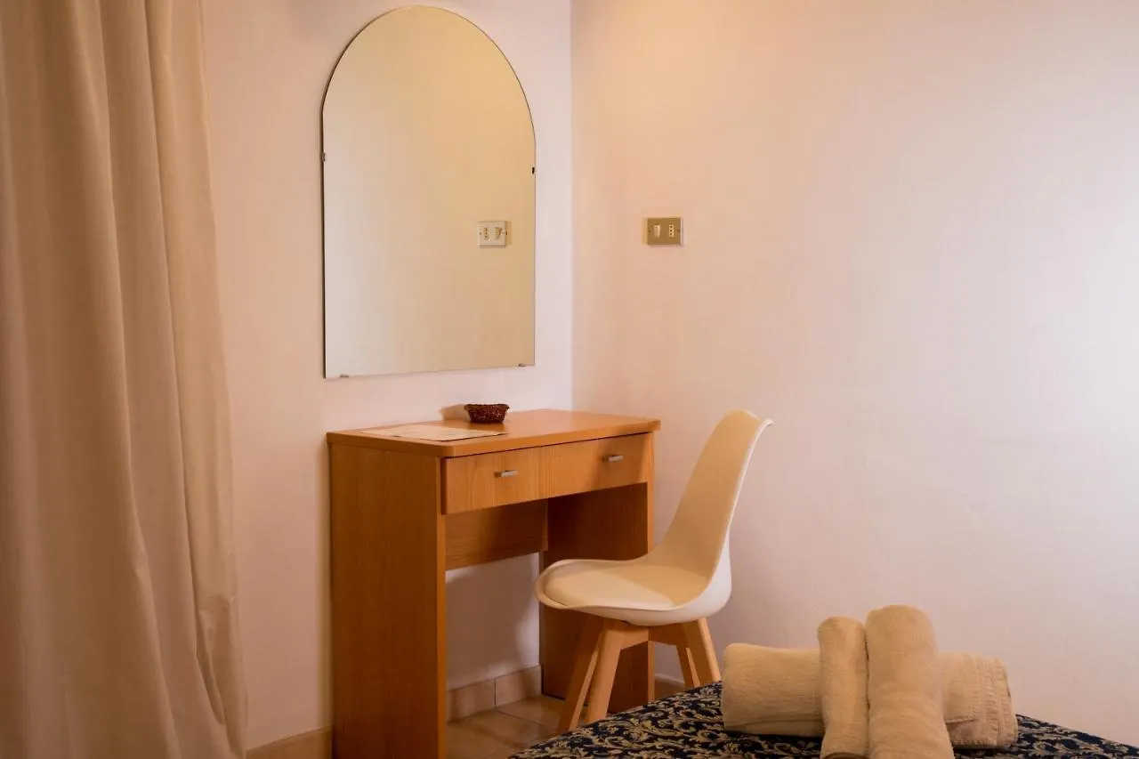 Hotel Arlecchino ריצ'יונה 3*,  איטליה
