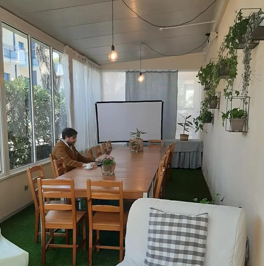 Hotel Arlecchino ריצ'יונה 3*,