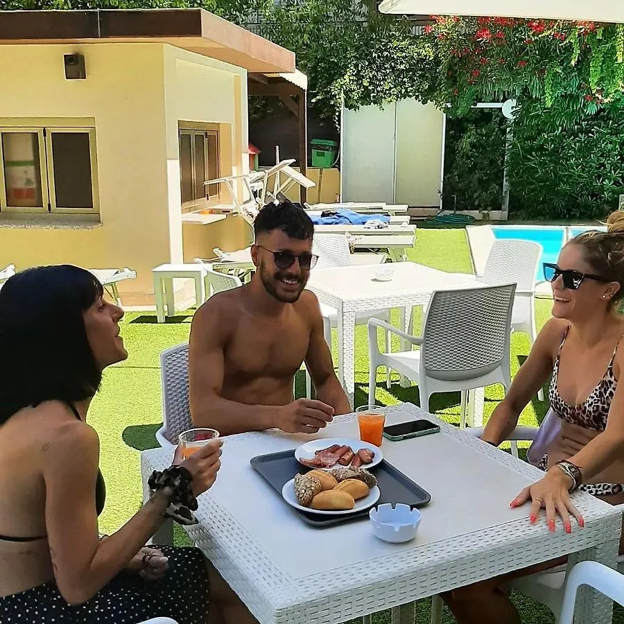 Hotel Arlecchino ריצ'יונה 3*,  איטליה