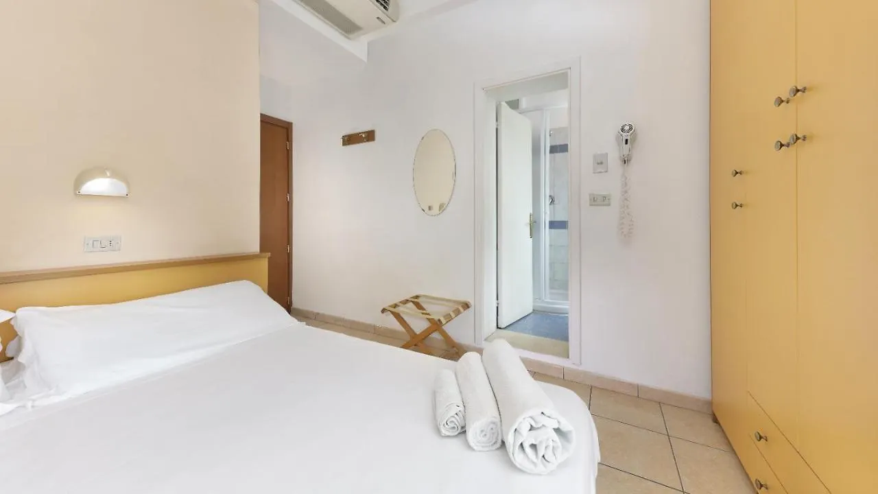 Hotel Arlecchino ריצ'יונה