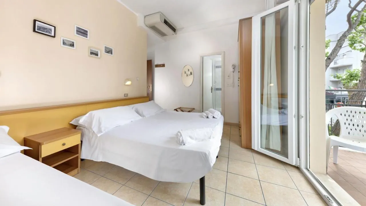 Hotel Arlecchino ריצ'יונה